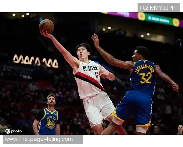 勇士与开拓者激战四月二十日谁能在季后赛中占得先机